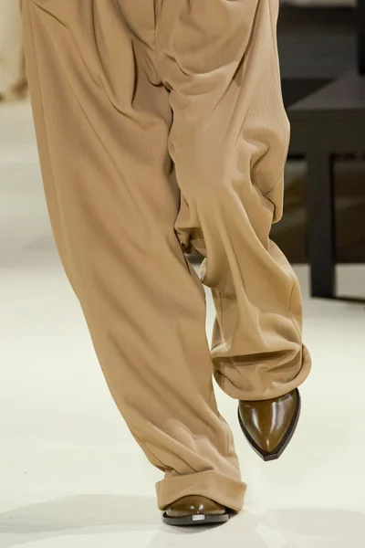 Look 8